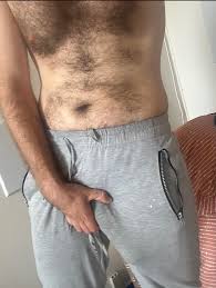 31 nyc hung bull for hot wives and size queens. More pics on my profile :  rNYHotwifes