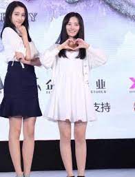 很多人说不到150cm，甚至140cm 视频： snh48 《快樂大本營》鞠婧祎李艺彤黄婷婷曾艳芬陆婷莫寒 《snhello星萌学院》 2014年8月15日吃货运动会，就是那个撒谎视频长腿组pk萝莉组《snhello星萌学院》是一档由大… 159çš„éž å©§ç¦•å'Œ160çš„æ²ˆæœˆ å› èº«é«˜è¢«ç¾¤å˜² ç¶²å‹ èª°è¬Šå ±äº†èº«é«˜ æ¯æ—¥é ­æ¢