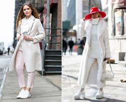 Modnoe Beloe Palto S Chem Sochetat Vyazanoe Kashemirovoe Mehovoe Kozhanoe Klassicheskie Zimnie Letnie I Demisezonnye Modeli