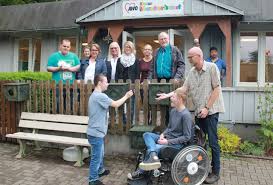 Im „haus kunterbunt wurde im jahr 2011 aufwändig in hellem und freundlichem stil grundlegend und mit hochwertigen materialien renoviert. Menschen Mit Behinderungen Finden Im Haus Kunterbunt Einen Idealen Ort Zum Arbeiten Dortmund West