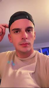 No but fr who texted "us" @matty_jbr