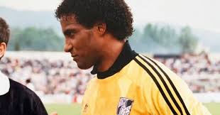 Um ícone das balizas, que marcou as décadas de 80 e 90 do futebol nacional, adelino barros, conhecido como neno. Hpaj 4ztixg7om