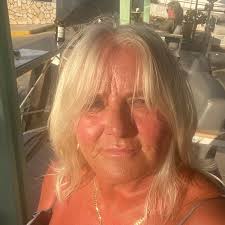 Celebrating Robin Dowe's life Back Maxine Thomas, One of Robins many  friends- front row- left to right- Sandra Thomas Cole's