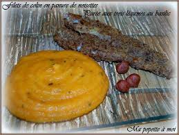 Filets De Colin En Panure De Noisettes 2 Oeufs Farine Poudre De Noisettes Beurre Sel Poivre Preparer Trois Assiet Panure Noisette Poudre De Noisette