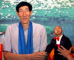 Il détient aussi le record mondial guinness des. L Homme Le Plus Petit Du Monde Chine Informations