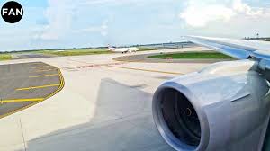 It is the world's largest twinjet. Amazing Engines American Airlines 777 200er Takeoff From New York Jfk Airport Youtube