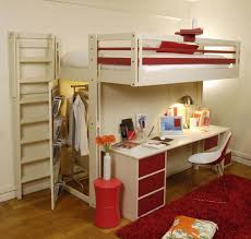 La chambre de votre enfant manque de place pour dormir, jouer et étudier ? Le Lit Mezzanine Ou Le Lit Superspose Quelle Variante Choisir