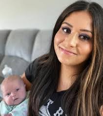 Sabrina Oakley's Instagram, Twitter & Facebook