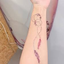 Bijouxce th me original de l attrape reve se porte tr s bien si vous l avez en tatouage sur le bras accompagnez le avec un bracelet au poignet connexion tatouage bracelet poignet attrape reve tatouages de bracelets bagues concernant les attrape r ves un bracelet qui entoure le poignet et. Epingle Sur Tatouage