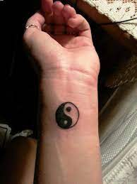 Making a tattoo is a very responsible decision in the life of those that want to have it. 39 Perfect Yin Yang Tattoos On Wrist