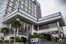 The sponsored listings displayed above are served automatically by a third party. Ppkm Darurat Sejumlah Hotel Di Jabar Terpaksa Tutup Republika Online