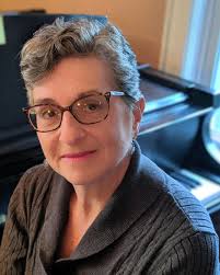 Marilyn Whipple's Instagram, Twitter & Facebook