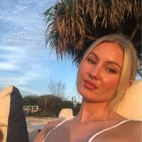 Lucia Duncan's Instagram, Twitter & Facebook