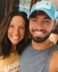 Kathy Winne's Instagram, Twitter & Facebook