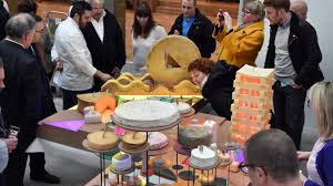 The title of un des meilleurs ouvriers de france is a unique and prestigious award in france according to category of trades in a contest among professionals. A Eurartisanat Dix Fromagers Qui En Meulent