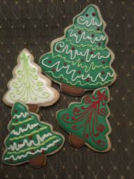 Wreaths are beautiful circular decorations that help to dress up any door they are placed on. Cute Cookie Decorating Idea For Christmas Trees Christmas Cookies Decorated Christmas Sugar Cookies Christmas Tree Cookies