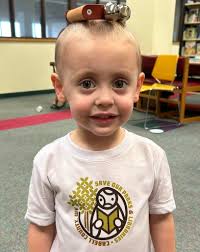 It's never too early to support the things you believe in. ❤️ We are  grateful for library advocates of all ages. We were so surprised when this  little library user showed up