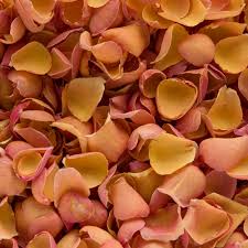 These Caramel Gold Freeze Dried Rose Petals Are Full Of Rich Colour And Look Like Fresh Petals But Last Much Longer Caram In 2020 With Images Freeze Dried Rose Petals Rose Petals