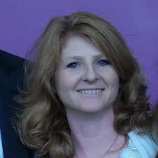 Kelly Muzzey's Instagram, Twitter & Facebook