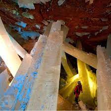 Pin By Javier Gutierrez On Patterns In Architecture Nature Crystal Cave Crystals Giant Crystal
