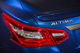 Changing a dead battery in a nissan key fob. 2016 Nissan Altima Press Kit