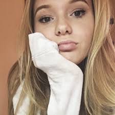 Nicole Lavallee's Instagram, Twitter & Facebook