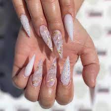 Nails On Point White Smokey With Foil Effect Stilettonails Pointynails Longsnail Pointy Acrylic Nails Acrylic Nails Stiletto Stilleto Nails Designs
