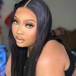 Holly Null's Instagram, Twitter & Facebook