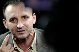 Robert Şerban, la PRESSALERT LIVE: „Merită să scrii poezie și merită să  citești, pentru că te autoreglezi față de tine”. Când îşi va lansa cea mai  recentă carte, cu poezie, zaibăr și