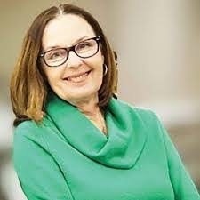 Stephanie Putman's Instagram, Twitter & Facebook