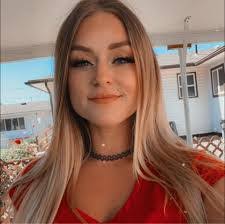 Suzanne Mcclinton's Instagram, Twitter & Facebook