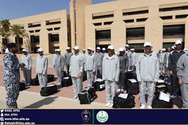 عندي سؤال محيرني هم صح نقلو المباحث العامة من الوزارة الداخلية الى أمن الرئاسة لازم أدخل كلية الملك فهد الأمنية والا مو لازم واي التخصصات التي تخرجك الى المباحث العامة وتصير ضابط. ÙƒÙ„ÙŠØ© Ø§Ù„Ù…Ù„Ùƒ ÙÙ‡Ø¯ Ø§Ù„Ø£Ù…Ù†ÙŠØ© Twitterren ÙƒÙ„ÙŠØ© Ø§Ù„Ù…Ù„Ùƒ ÙÙ‡Ø¯ Ø§Ù„Ø£Ù…Ù†ÙŠØ© ØªØ³ØªÙ‚Ø¨Ù„ Ø§Ù„Ø·Ù„Ø¨Ø© Ø§Ù„Ù…Ø³ØªØ¬Ø¯ÙŠÙ† Ù…Ù† Ø¨Ø±Ù†Ø§Ù…Ø¬ Ø¨ÙƒØ§Ù„ÙˆØ±ÙŠÙˆØ³ Ø§Ù„Ø¹Ù„ÙˆÙ… Ø§Ù„Ø£Ù…Ù†ÙŠØ© Ø§Ù„Ø¯ÙØ¹Ù‡ Ù¦Ù£ ÙÙŠ Ù‡Ø°Ø§ Ø§Ù„ÙŠÙˆÙ… Ø§Ù„Ø«Ù„Ø§Ø«Ø§Ø¡ Ø§Ù„Ù…ÙˆØ§ÙÙ‚ Ù¡Ù¤Ù¤Ù¡ Ù¡ Ù¢Ù¥Ù‡Ù€ Ø¨Ø¹Ø¯ Ø§Ù„Ø¥Ø¹Ù„Ø§Ù† Ø§Ù„Ù†Ù‡Ø§Ø¦ÙŠ Ø¨Ù‚Ø¨ÙˆÙ„Ù‡Ù… Https T Co H5rzmcftcm