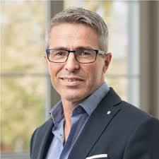 Danke Mercedes-Benz Schweiz für das Jubiläumsgeschenk! Auf weitere 50…