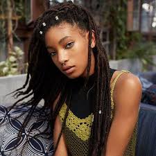 Pin De Andrea Danchex En Willow Smith Fotos Con Trenzas Maquillaje Minimalista Trenzas Afro