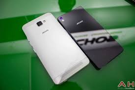 Hands-On With Archos Diamond S, Diamond ...