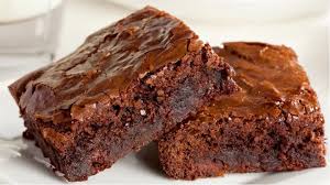 Den teig in das blech geben, glattstreichen und im vorgeheizten ofen circa 20 minuten backen. Einfaches Rezept Leckere Brownies Aus Nur Drei Zutaten Video Stern De