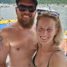 How to connect a 4-channel amp to a head unit with only one RCA output for  a sub and line 1?