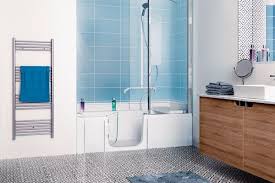 Duschabtrennung mit 1 glaswand oder duschvorhang zur wahl. Barrierefreies Bad Altersgerechter Badumbau Schnell Gunstig Wanne Zur Dusche Umbauen Nachtraglich Badewanne Begehbare Badewanne Badewanne Duschwanne