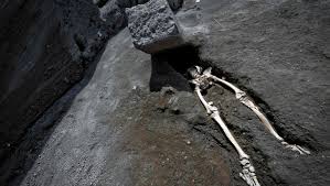 Learn more about pompeii, including its history and excavations. Man Who Fled Vesuvius In Pompeii 2 000 Years Ago Found Crushed By Rock