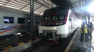 Eits masih ada lagi, penumpang bisa naik kereta komuter dari stasiun purwosari menuju wonogiri menggunakan bathara kresna yang berangkat dua kali dalam sehari. Kampung Cokrokusuman Jadwal Kereta Batara Kresna Dan Cara Beli Tiketnya
