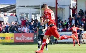 Dennis man born 26th august 1998, currently him 22. Steaua L A Transferat Pe Dennis Man De La Uta Arad Europa Fm