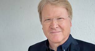 ▸ lars adaktusson lämnar kristdemokraternas partistyrelse och rollen som andre vice partiledare efter kritiken om hur han har röstat i abortfrågan. 8 Sidor Lars Adaktusson Kristdemokraterna