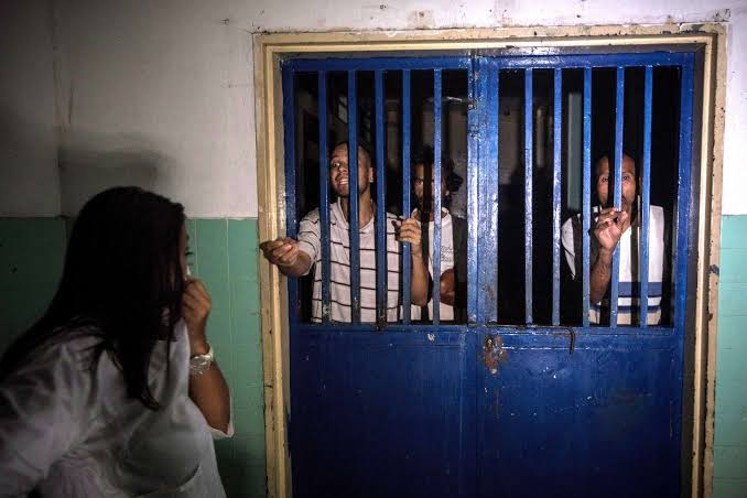 A glimpse into a Venezuelan psychiatric hospital: Cockroaches, excrement and drug shortages - ABC News