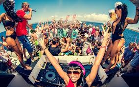 A regular epic final battle (1). Omg The Best Party Boat Ever