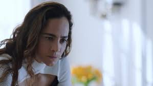You can also click on any episode below to get more information on which netflix countries. Queen Of The South Season 5 Episode 6 Review Plata O Plomo Silver Or Lead Tv Fanatic