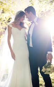 1,566 likes · 13 talking about this. Brautkleider Lassig Schickes Brautkleid Stella York