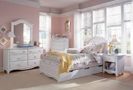Not sure which bed or bedroom furniture is right for you? Caroline Twin Bed Huffman Koos Interior Design Design Youth Bedroom Www Huffmankoos Com Twin Bed Tempat Tidur Tempat