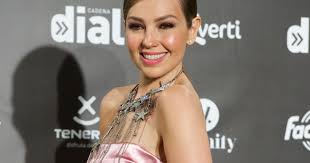 La cantante mexicana Thalía responde a la demanda del laboratio Genomma Lab