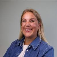 Ellen Blom's Instagram, Twitter & Facebook