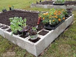 4 comment organiser un jardin potager en bloc de cendre jardin potager en bloc de cendre youtube comment amenager un petit jardin jardins jardin potager